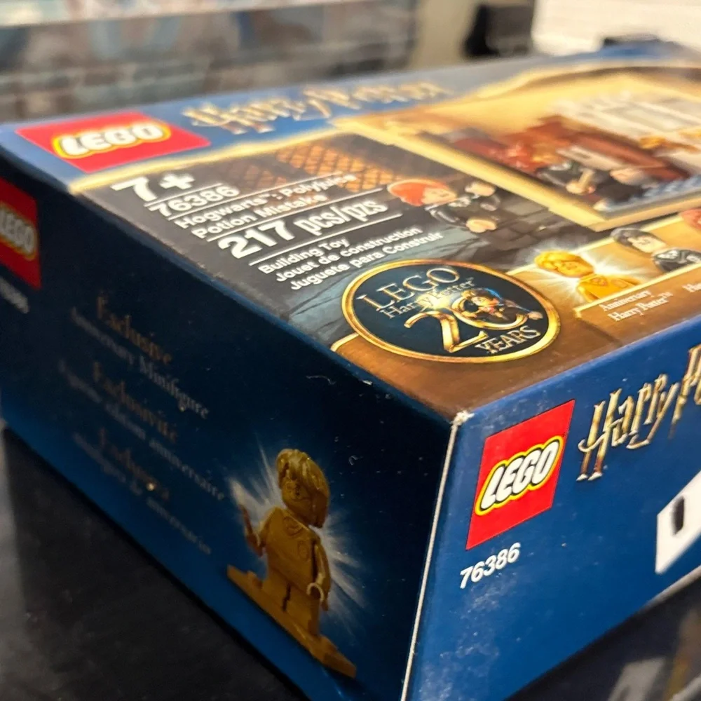 LEGO Harry Potter Potion Classroom Set - Tan & Blue - Picture 5 of 7